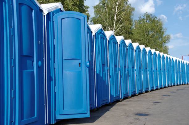 Portable Toilet Options We Offer in Freer, TX
